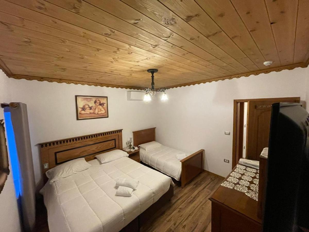Boutique Hotel Praga Gjirokastër Cameră foto
