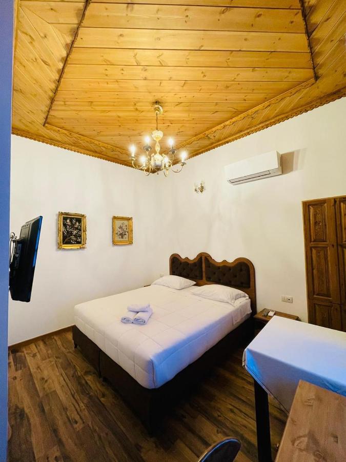 Boutique Hotel Praga Gjirokastër Cameră foto